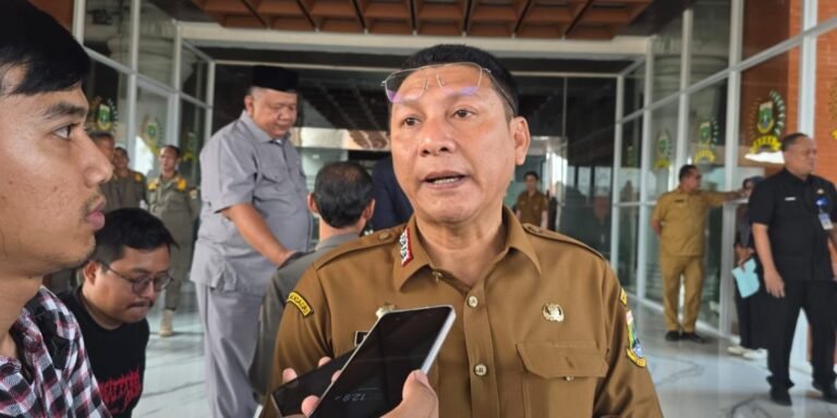 BREAKINGNEWS.. Sekda Provinsi Banten Larang Sekolah Swasta Pungut Iuran dari Siswa, Deden: Sanksi Pencopotan Izin