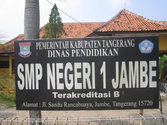 BREAKINGNEWS.. SMPN 1 Jambe Pungut 900 Ribu buat Baju Seragam Murid Baru